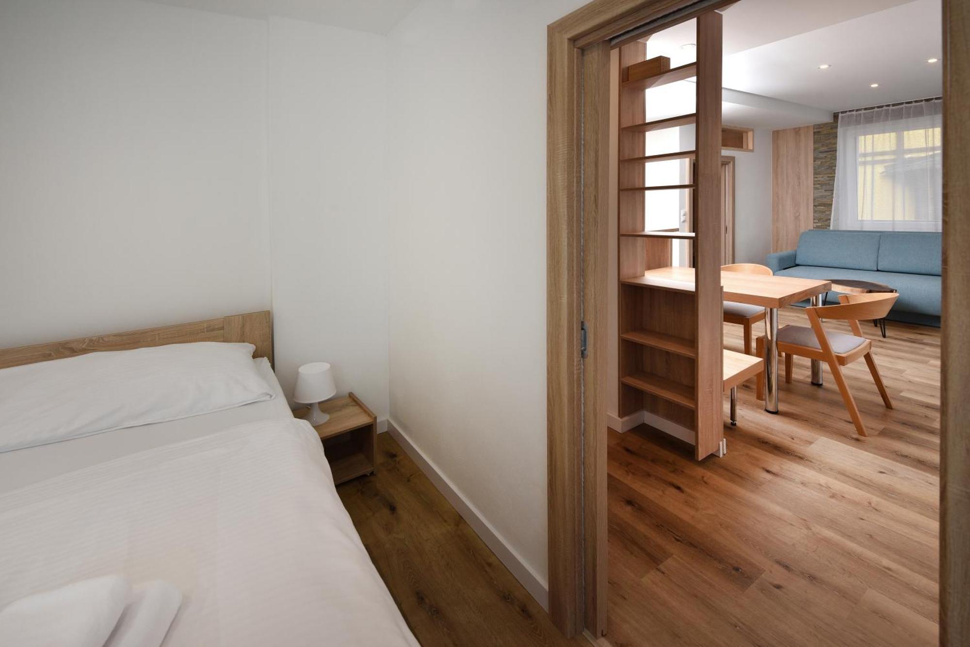 Apartmany Zea ตาตรันสกา ลอมนีจา ภายนอก รูปภาพ
